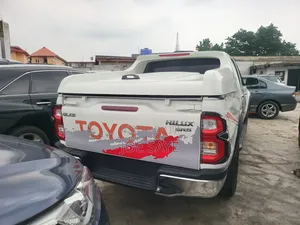 Photo - Toyota Hilux 2016 White