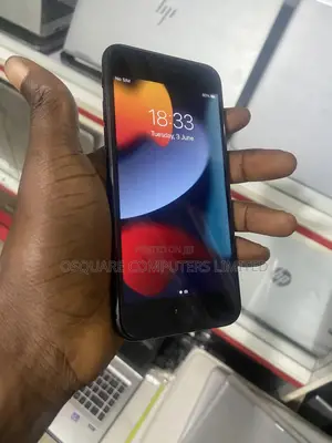 Apple iPhone 7 32 GB Black