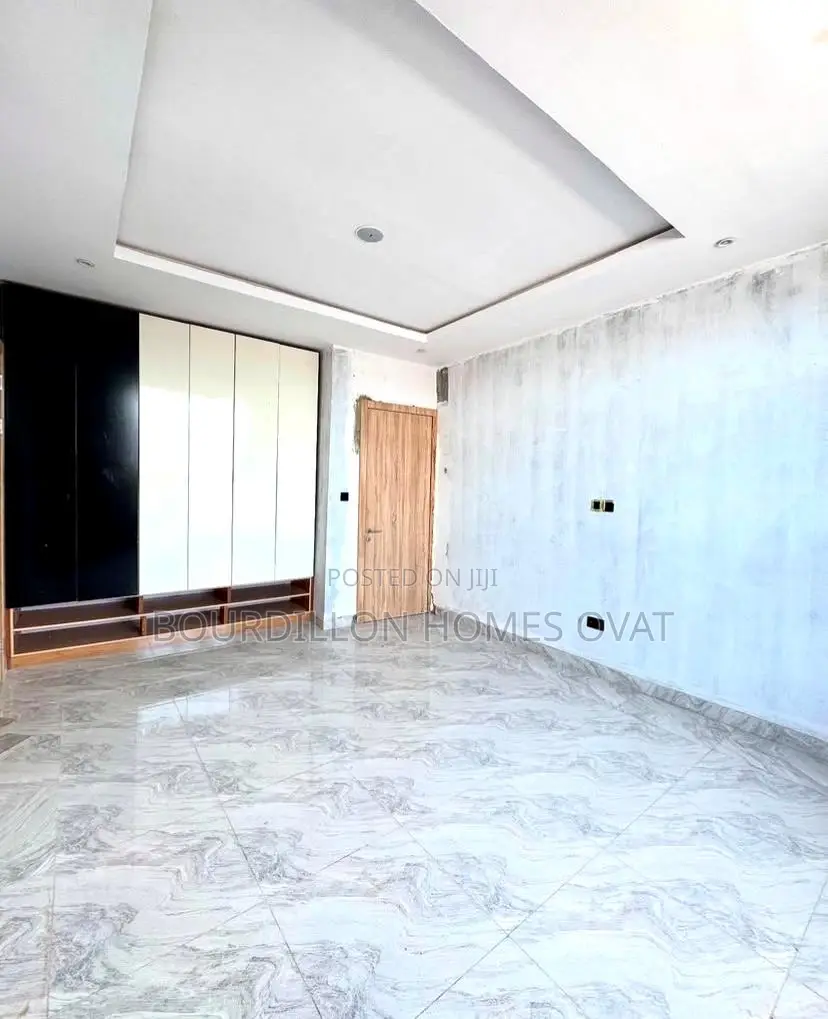 Studio Apartment in Ikota for sale