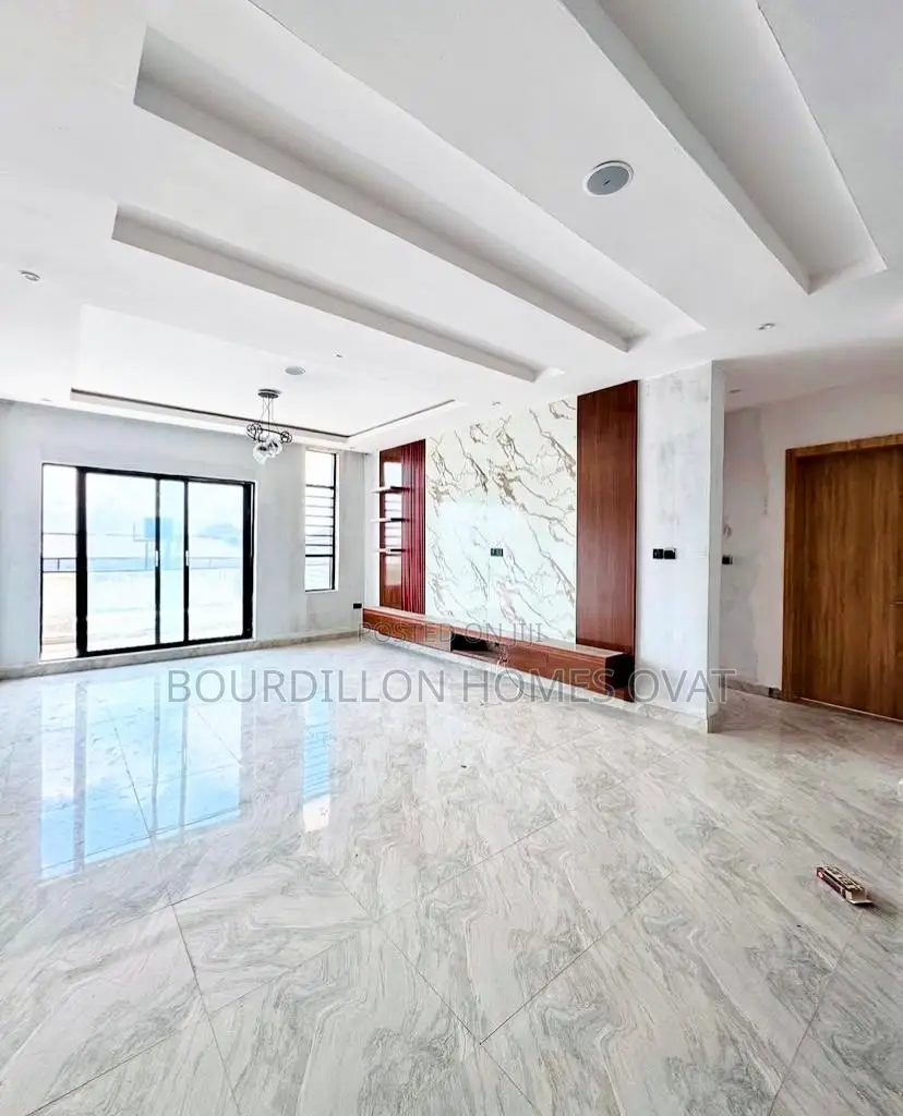 Studio Apartment in Ikota for sale
