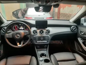 Mercedes-Benz GLA 250 2018 White