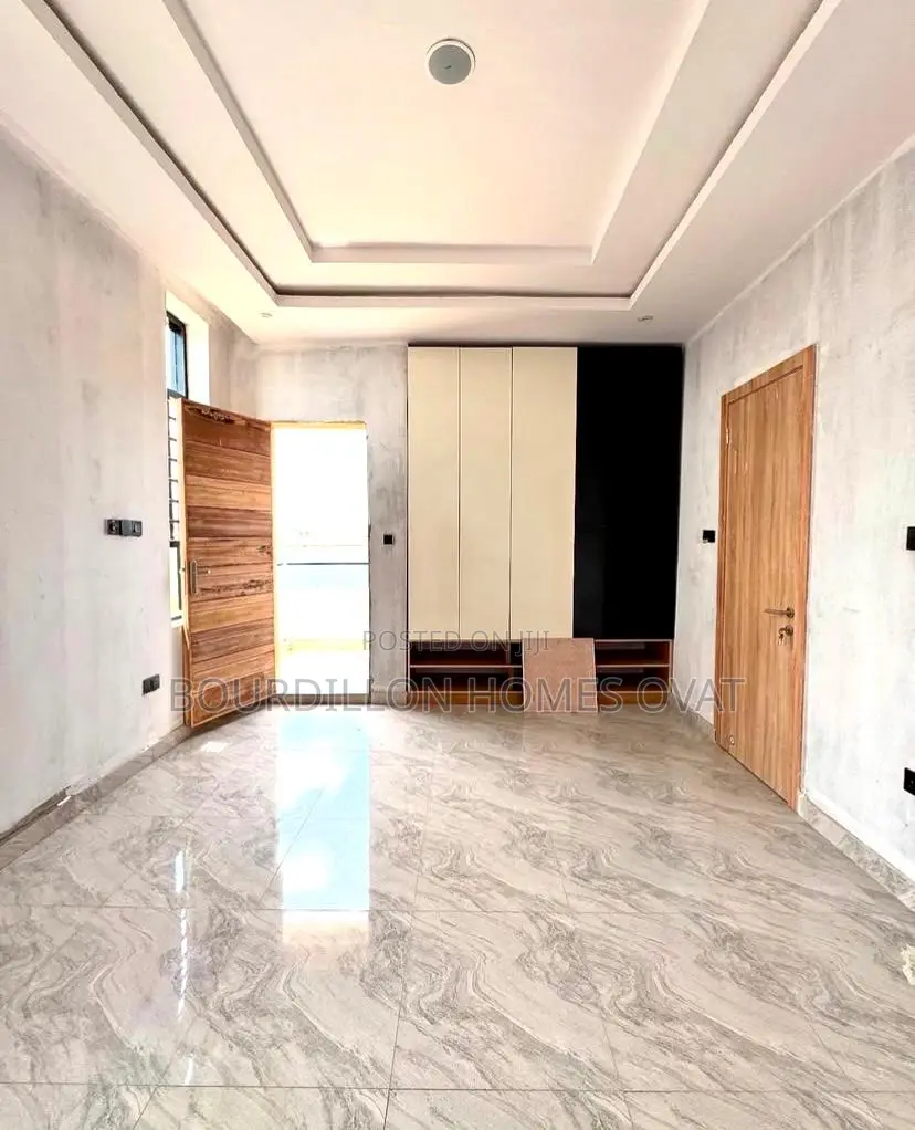 Studio Apartment in Ikota for sale