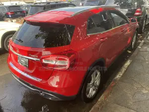 Mercedes-Benz GLA 250 2017 Red