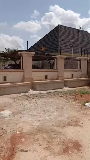 4bdrm Bungalow in Benin City for sale