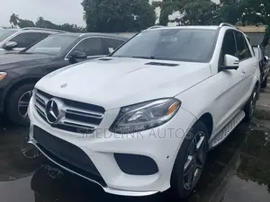 Photo - Mercedes-Benz GLE-Class GLE 350d 4MATIC 2016 White