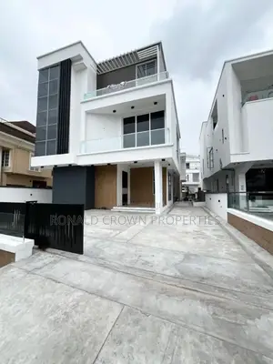 5bdrm Duplex in Osapa london for sale