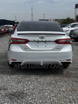 Toyota Camry 2018 White
