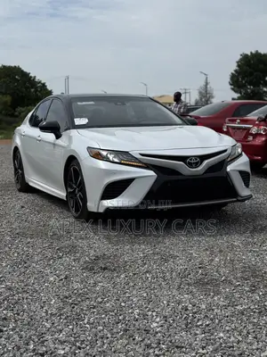 Toyota Camry 2018 White