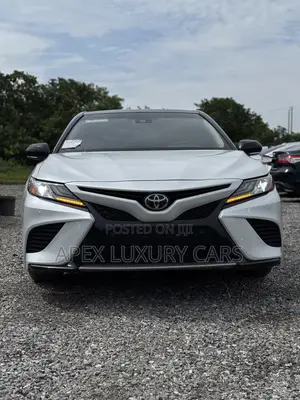 Toyota Camry 2018 White