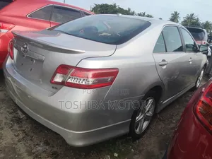 Toyota Camry SE V6 4dr Sedan (3.5L 6cyl 6A) 2011 Silver