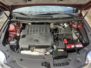 Toyota Avalon XLE Sedan FWD (3.5L 6cyl 6A) 2017 Red