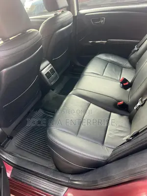Toyota Avalon XLE Sedan FWD (3.5L 6cyl 6A) 2017 Red
