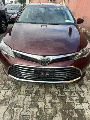 Toyota Avalon XLE Sedan FWD (3.5L 6cyl 6A) 2017 Red