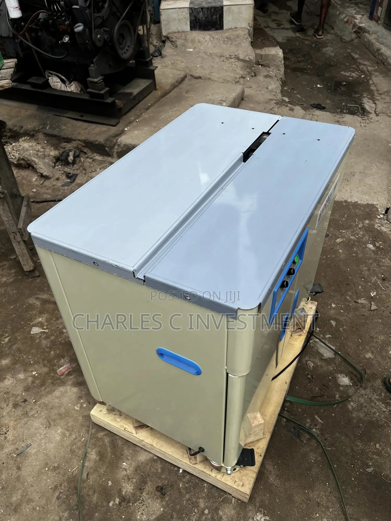 Semi-Automatic Strapping Machine