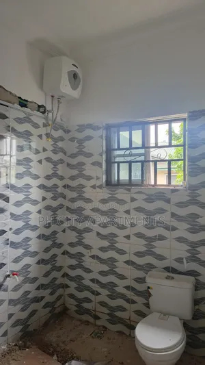 3bdrm Block of Flats in Shell Location for rent