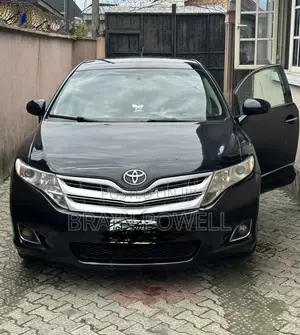 Photo - Toyota Venza V6 2010 Black