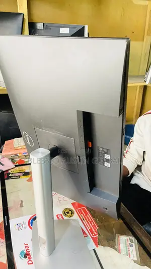 24 Inches Ips Dell Frameless Monitor