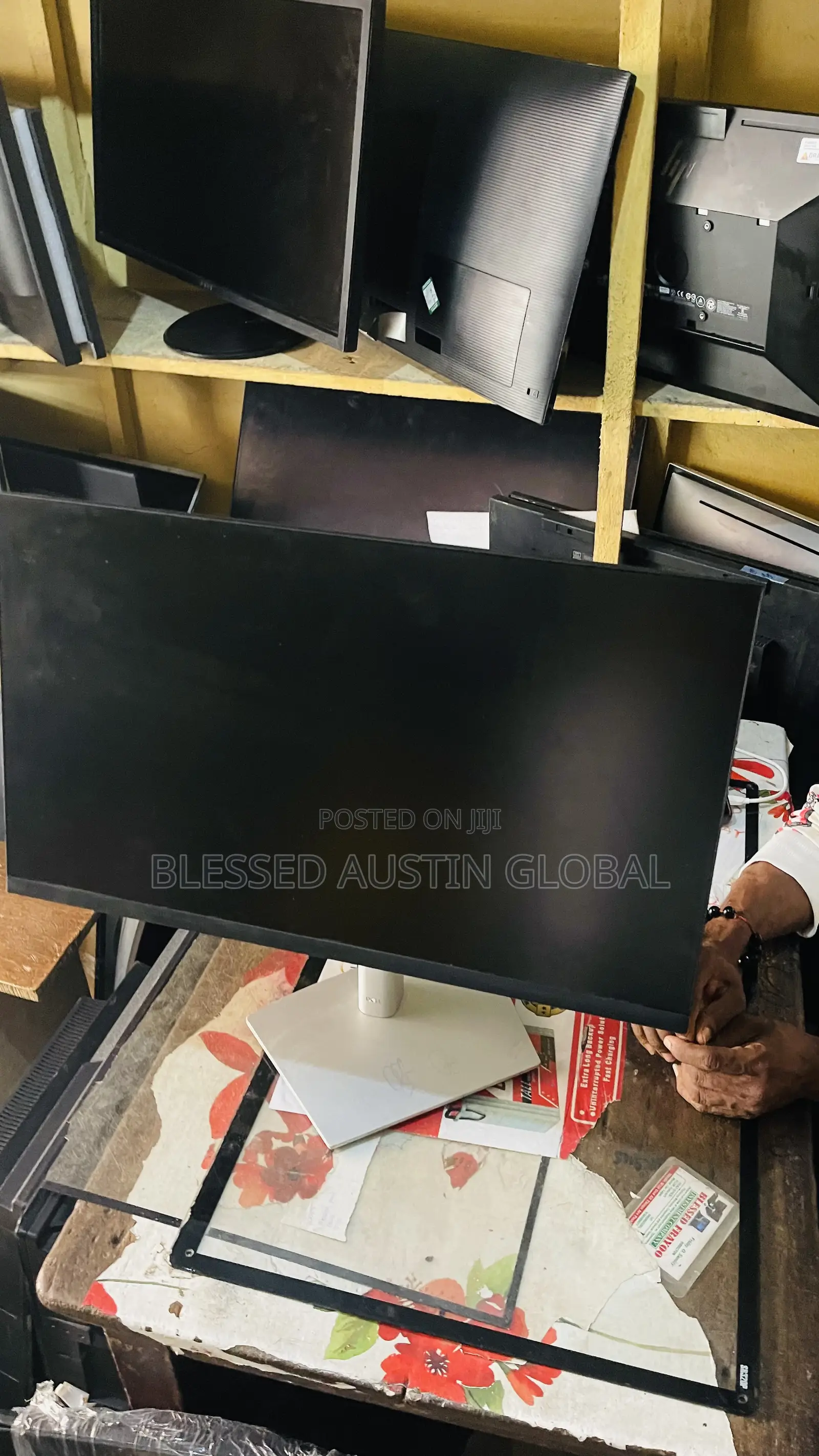24 Inches Ips Dell Frameless Monitor