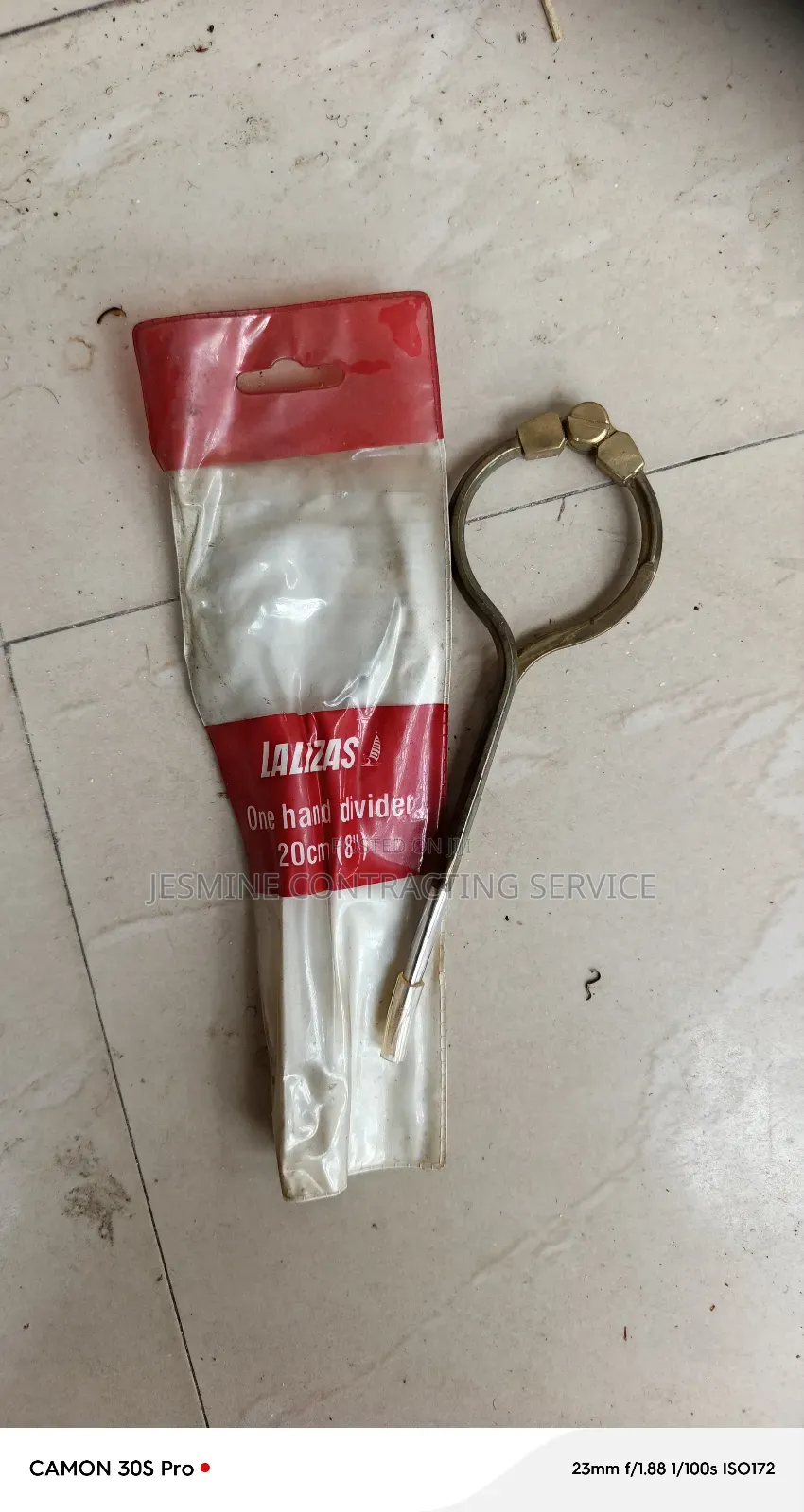 Navigation One Hand Brass Divider 8"