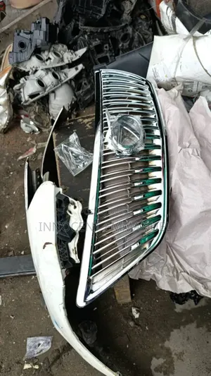 Front Grill Lexus Rs 330