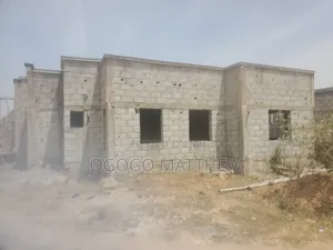 3bdrm Bungalow in Seman Estate, Lugbe District for sale