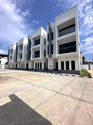 4bdrm Duplex in Jahi Gilmore for sale