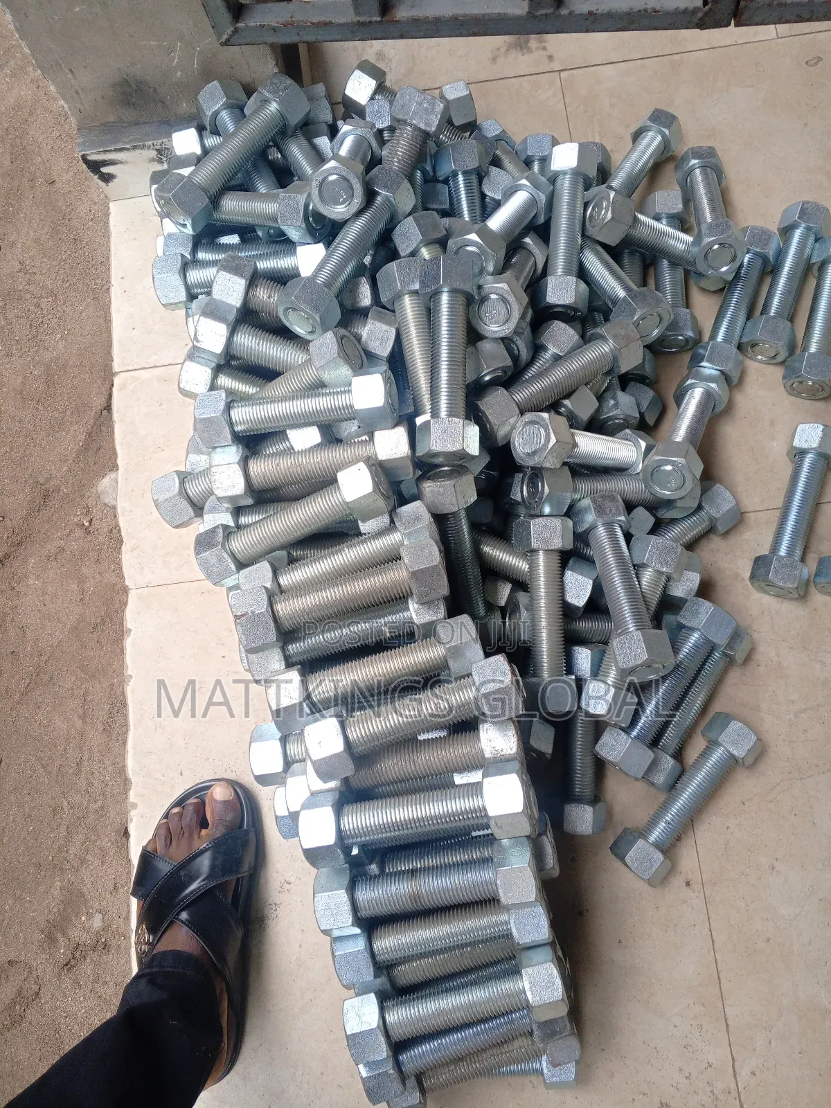 Stud Bolts and Nuts Zinc Plated