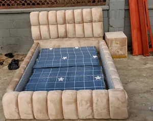 4.5 by 6 Bubble Bed With 1 Bedside Drawer