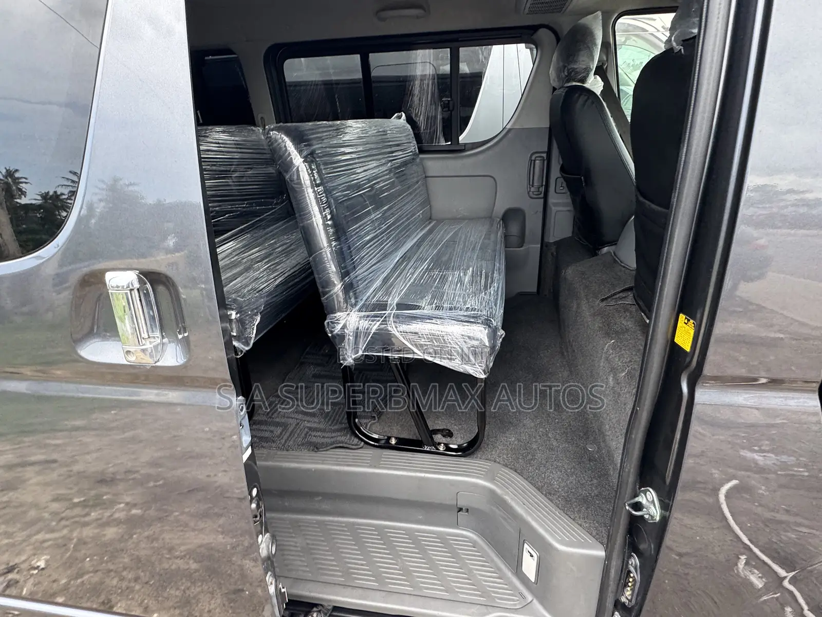 Toyota HiAce 2015 Black
