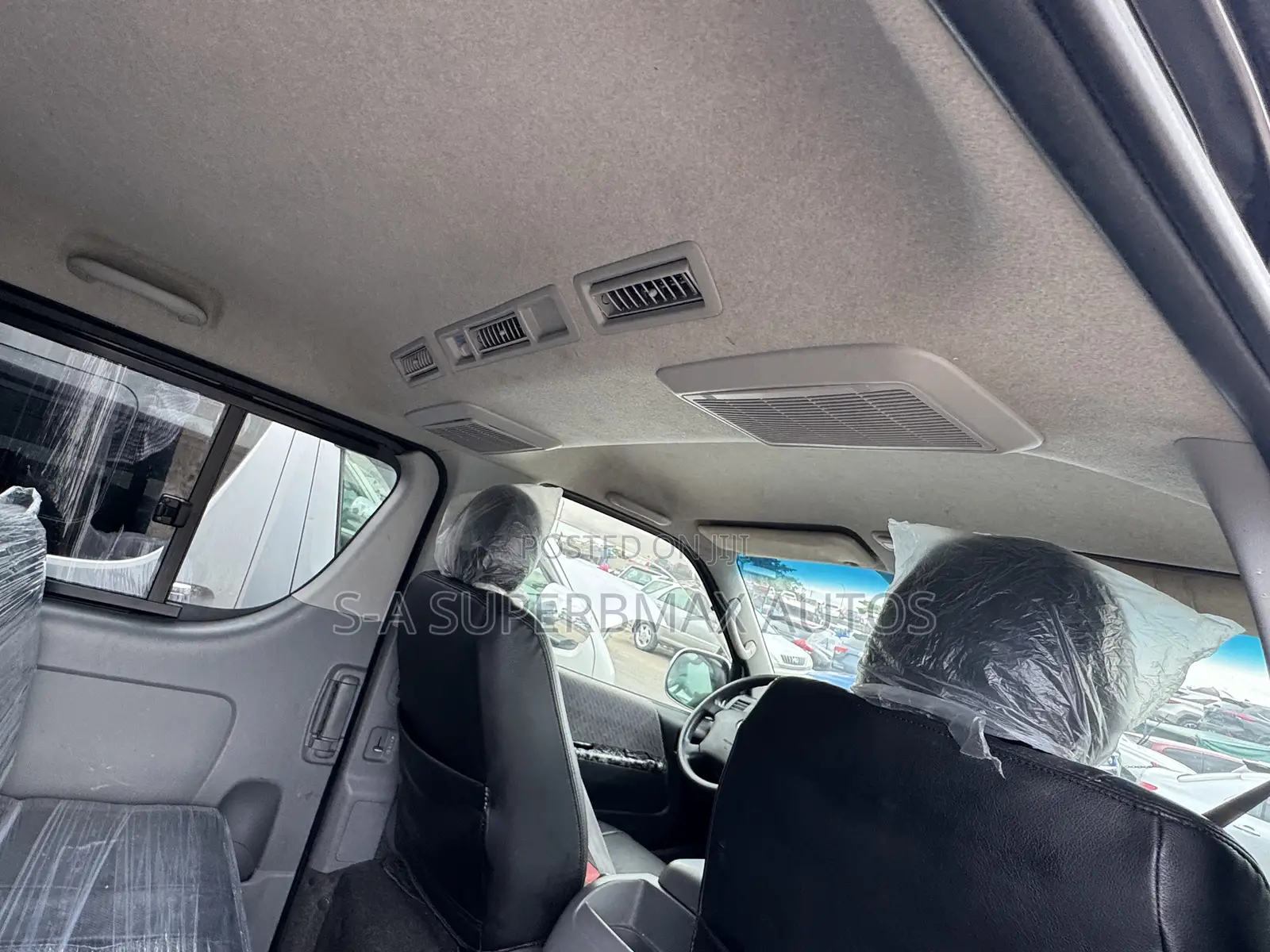 Toyota HiAce 2015 Black