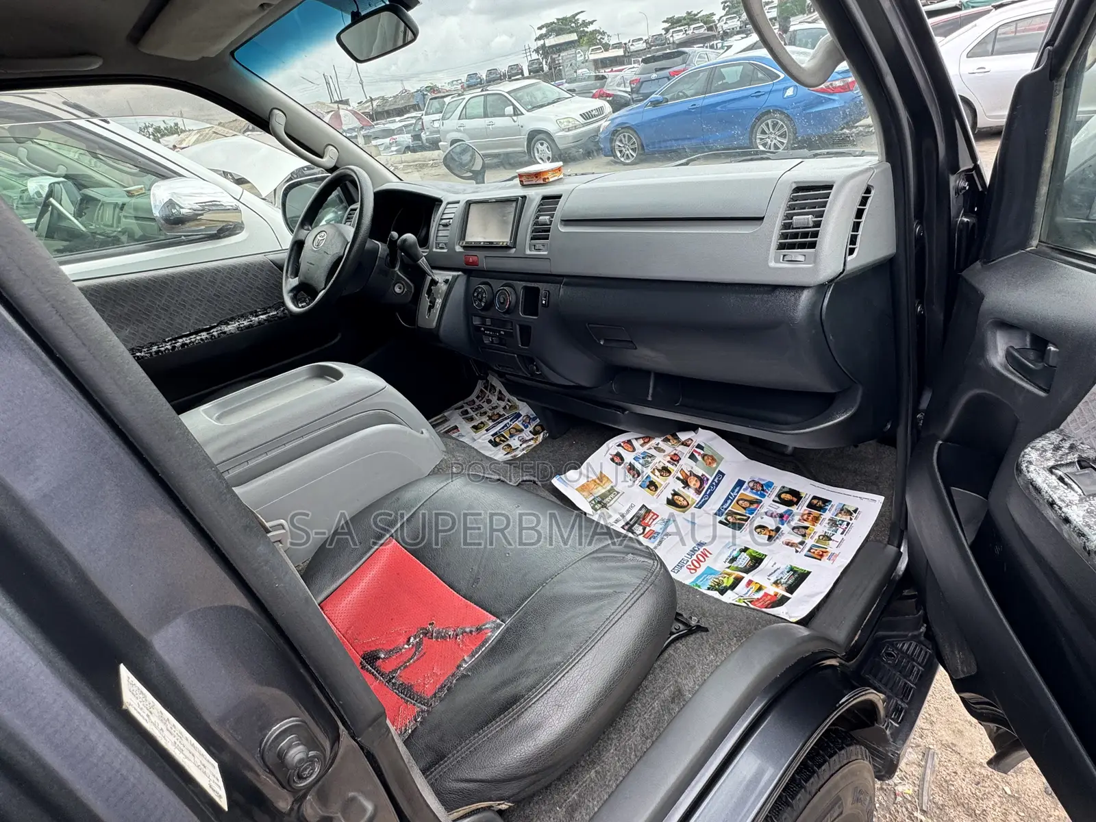 Toyota HiAce 2015 Black