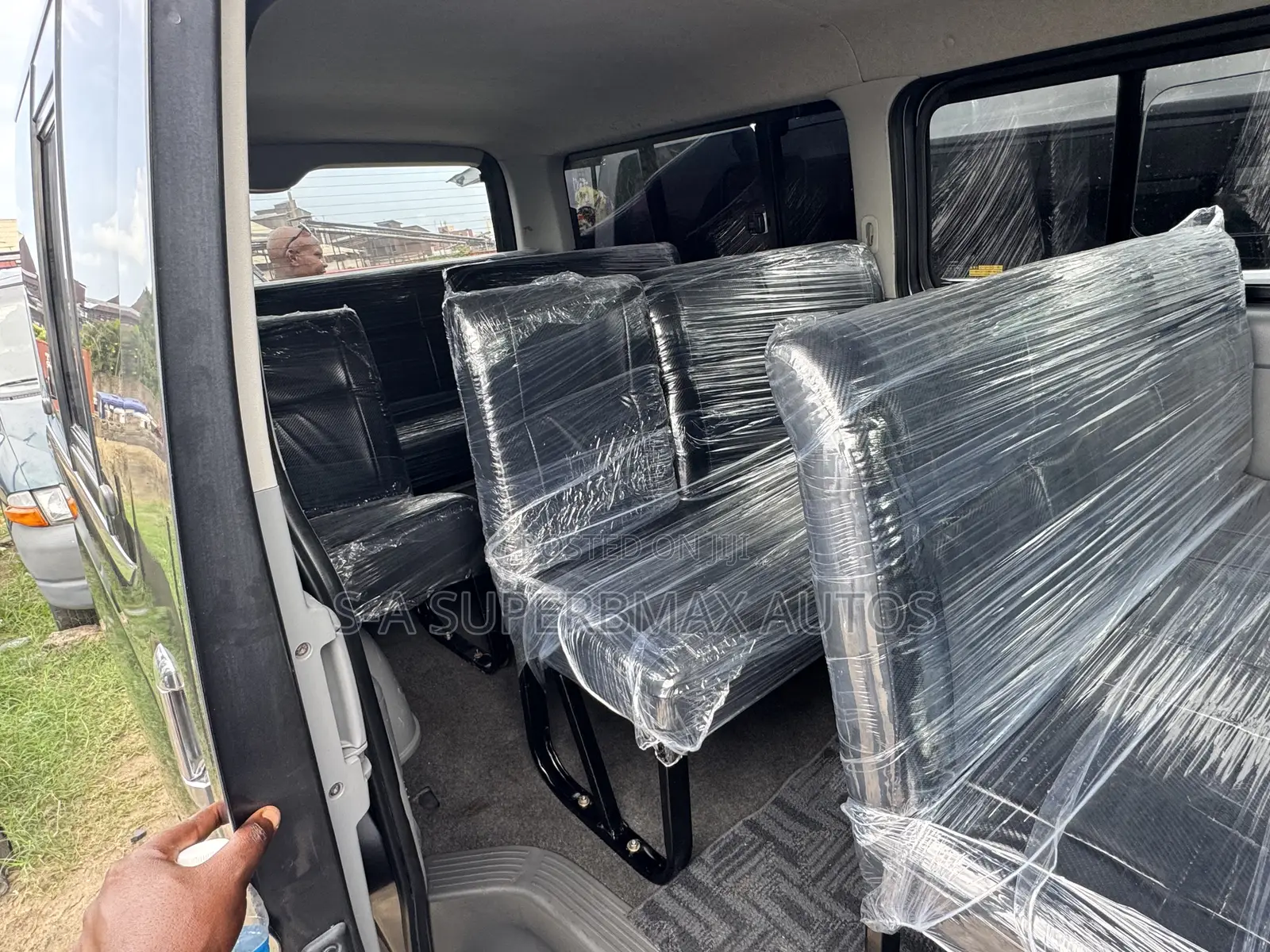 Toyota HiAce 2015 Black