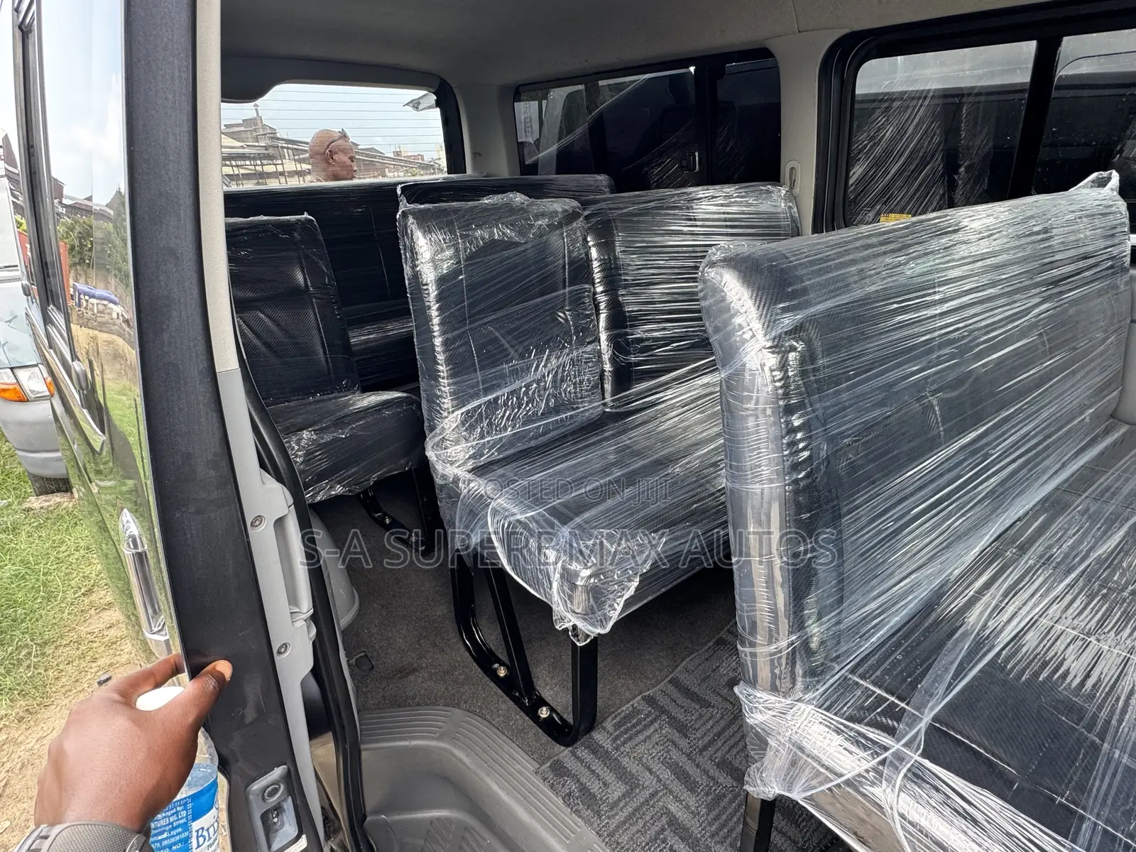 Toyota HiAce 2015 Black