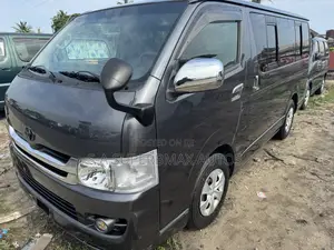 Toyota HiAce 2015 Black