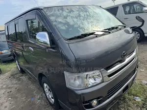 Toyota HiAce 2015 Black