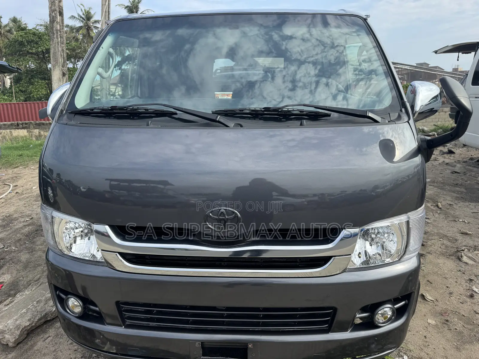Toyota HiAce 2015 Black