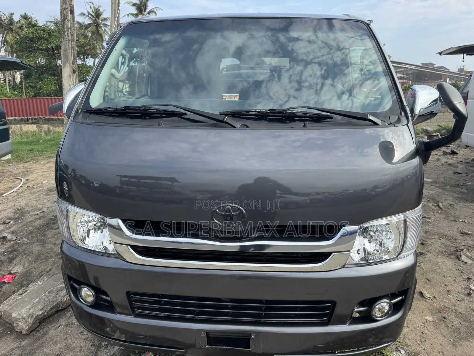 Toyota HiAce 2015 Black