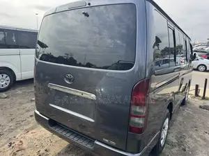 Toyota HiAce 2015 Black
