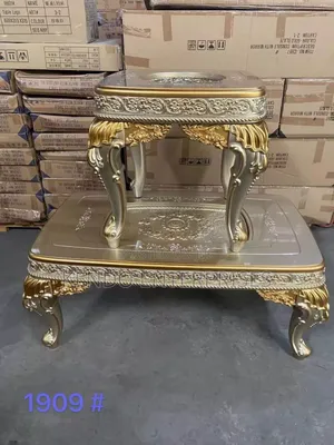 Royal Center Table With 1 Side Stool