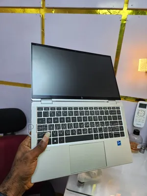 Laptop HP EliteBook 1040 G8 16GB Intel Core i5 SSD 256GB