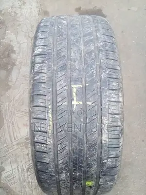 285 45 R22 Tire
