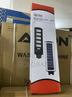 250w Solar-Powered Street Lamp With Wide-Angle Coverage