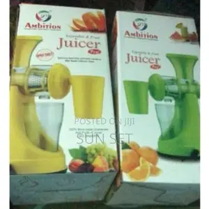 Manual Fruit and Vegetable Juicer - Green