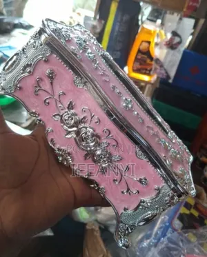 Royal Tissue Box