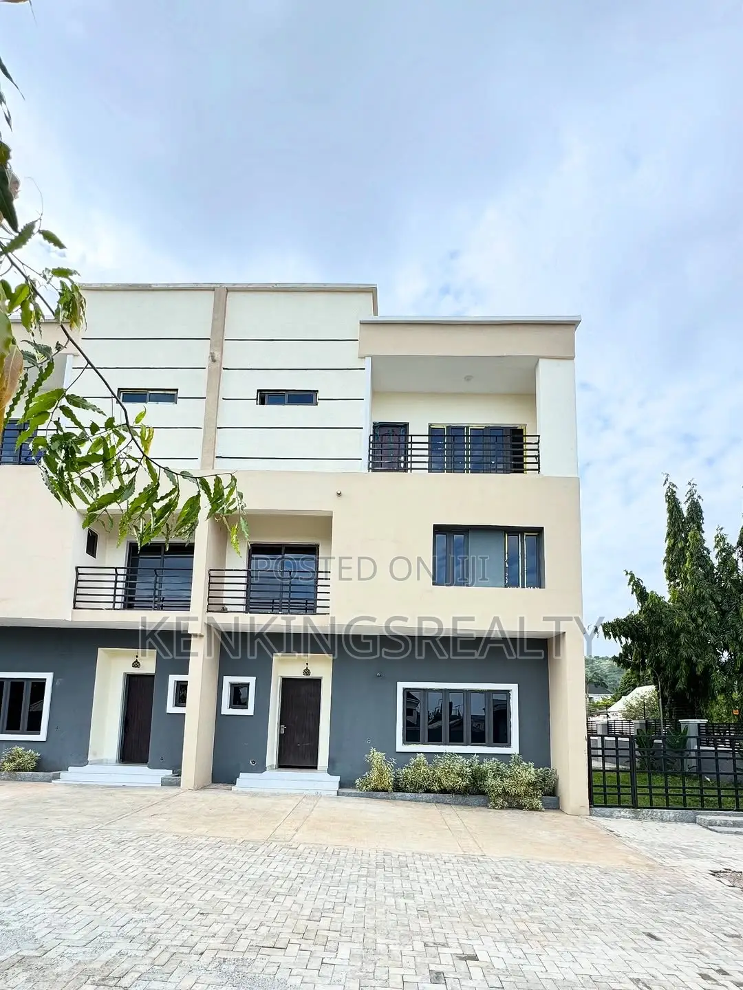 4bdrm Townhouse / Terrace in Life Camp for rent