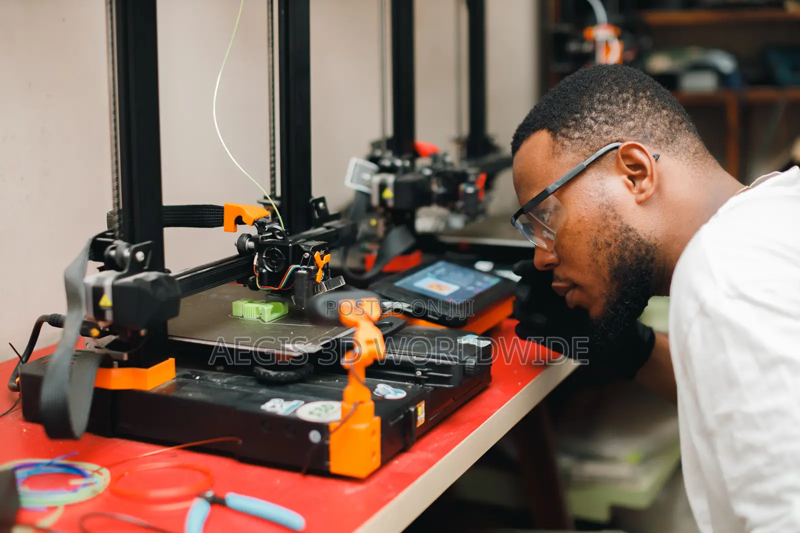Training and Services on 3d Printing and 3d Modelling (Cad, Am)