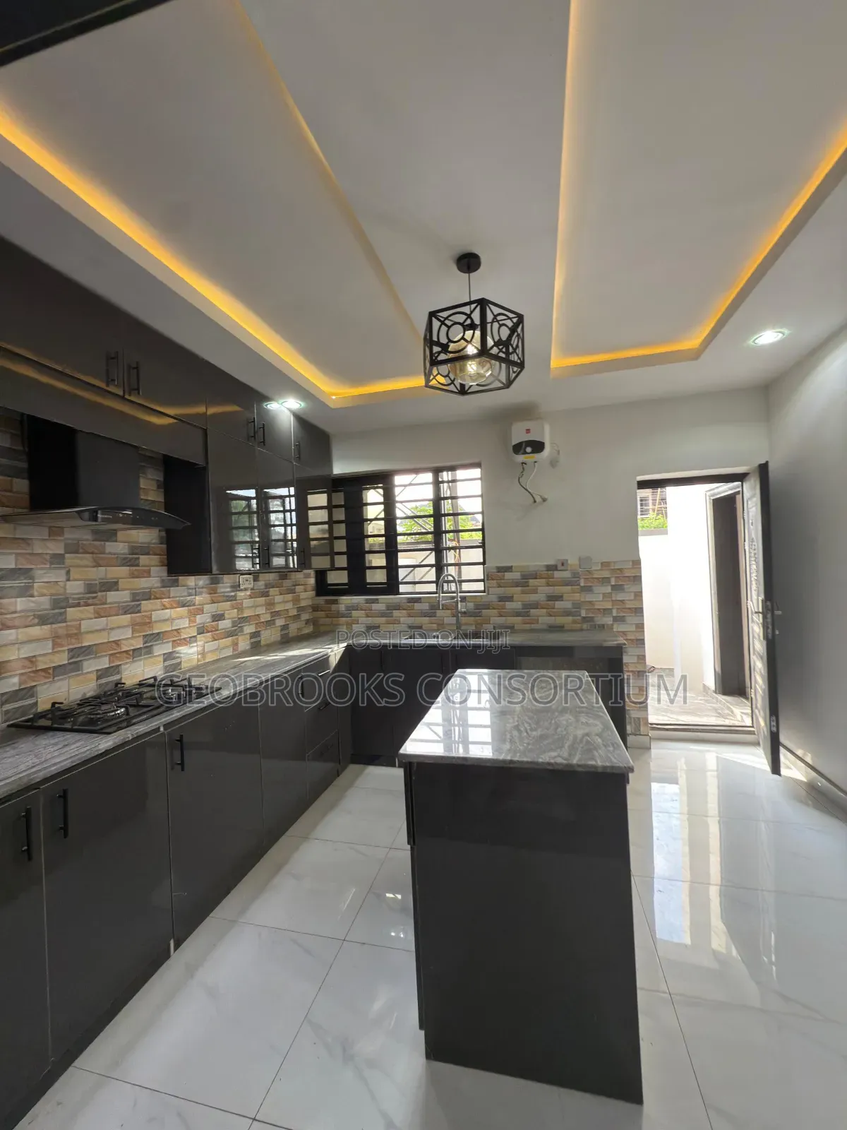 4bdrm Duplex in Carlton Gate Estate, for sale