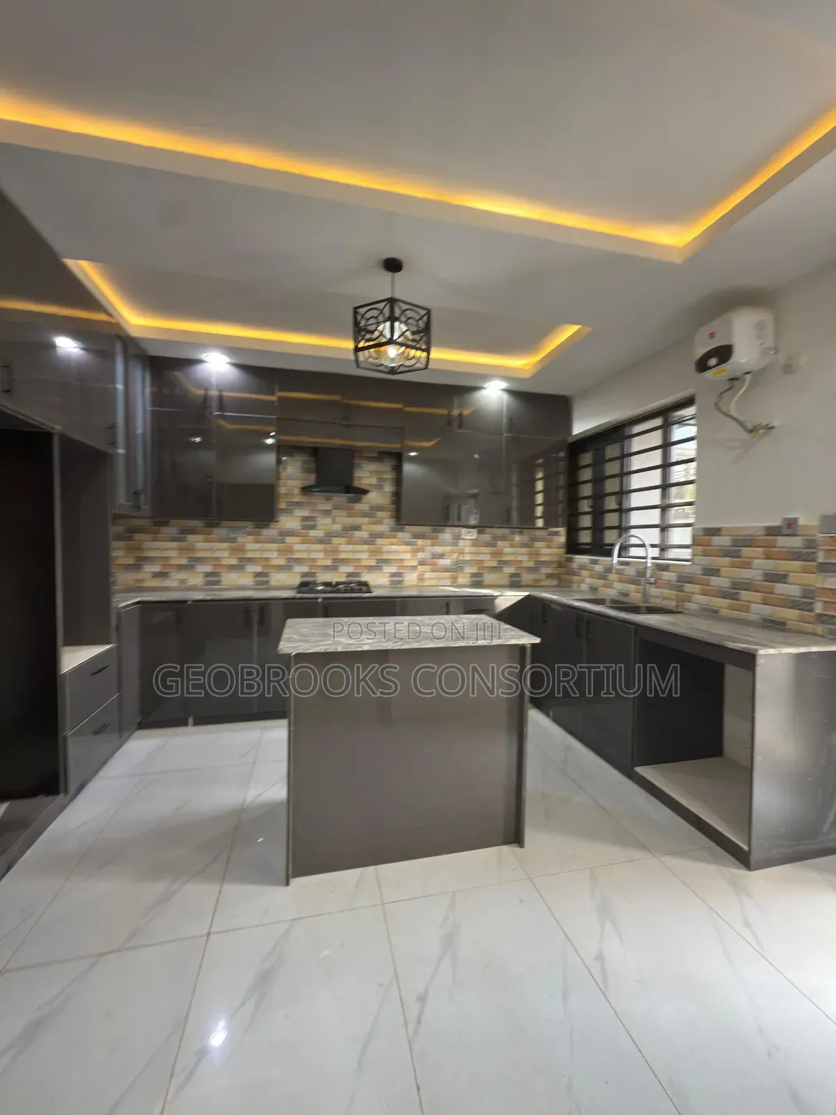 4bdrm Duplex in Carlton Gate Estate, for sale
