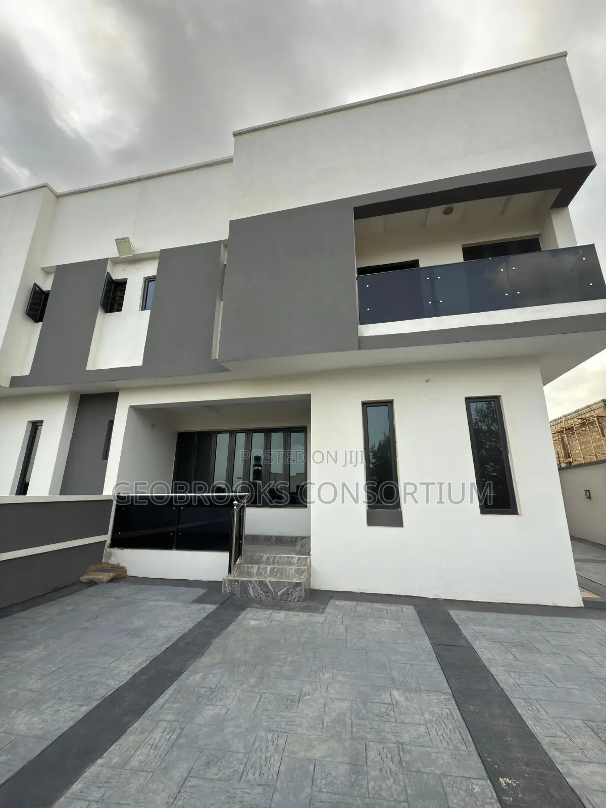 4bdrm Duplex in Carlton Gate Estate, for sale