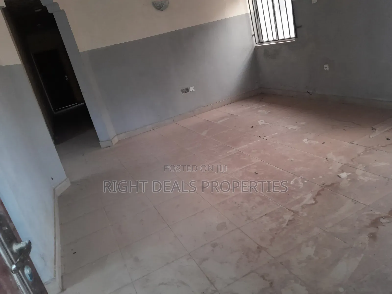 6bdrm Bungalow in Dawaki for sale